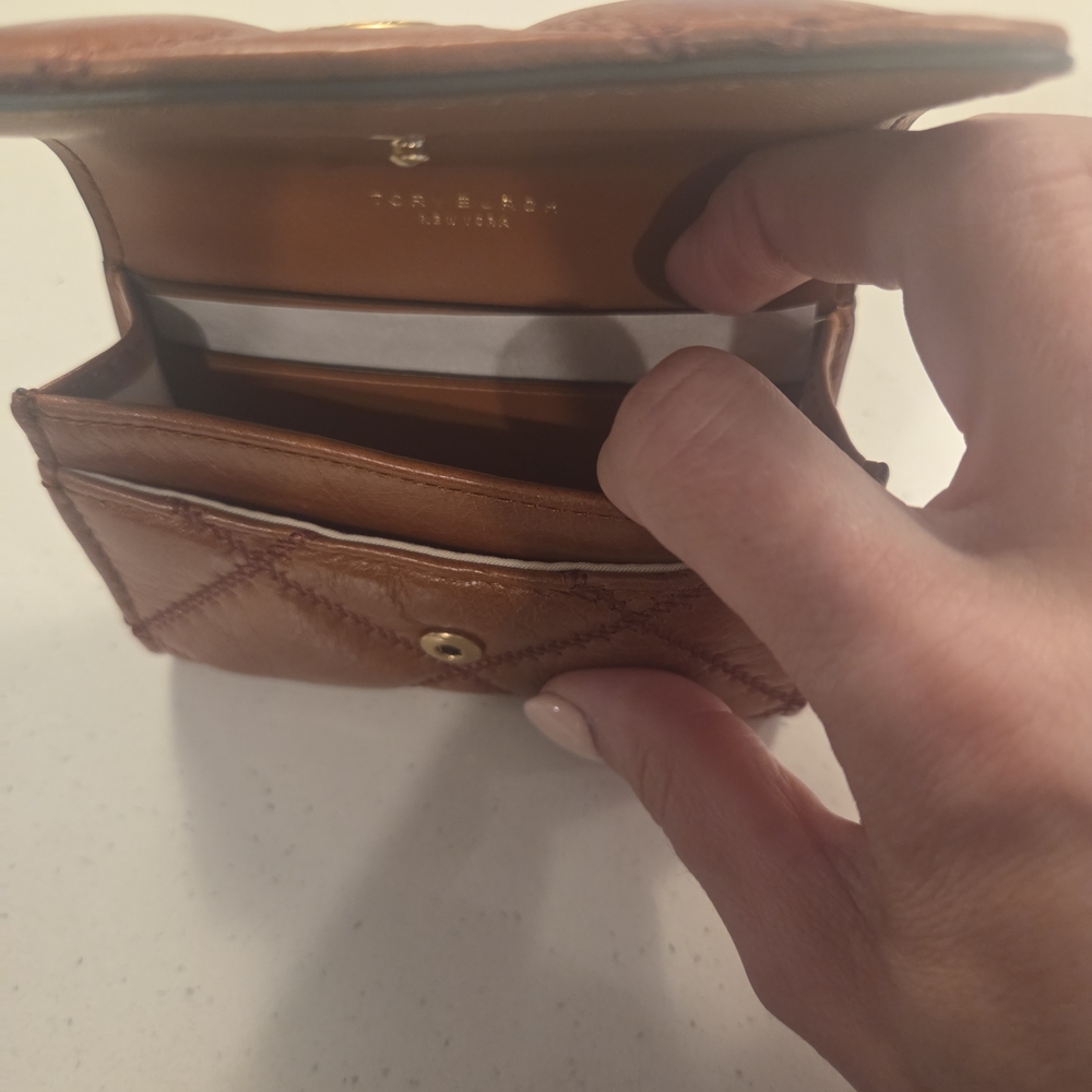 Tory Burch Tan Quilted Leather Wallet - Picture 3 of 5